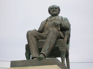 A statue of P.T. Barnum
